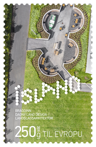677D - Íslensk samtímahönnun IX – Landslagsarkitektúr - Bragginn – Sjálflímandi - 250g til Evrópu